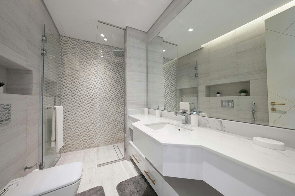 reforma bano moderno plato ducha malaga